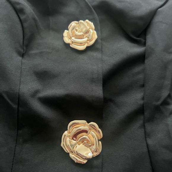 Black Sleeveless Top with Gold Decorative Buckles. New - Picture 2 of 7